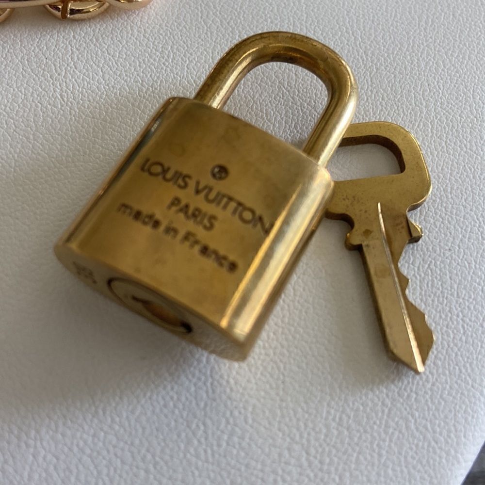 LV key lock with key 100% authentic with NWT necklace - Picture 4 of 9